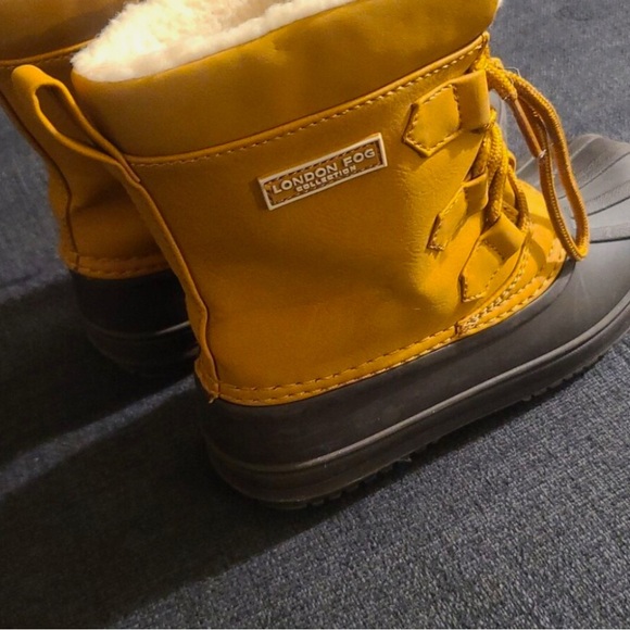 London Fog Other - London Fog Collection Kids Snow Boot
Kids size 12